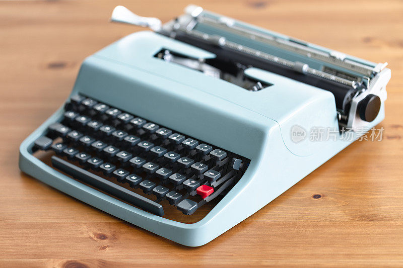 20世纪60年代老式手提打字机