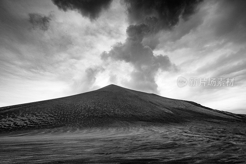 亚苏尔火山，塔纳岛，瓦努阿图黑与白