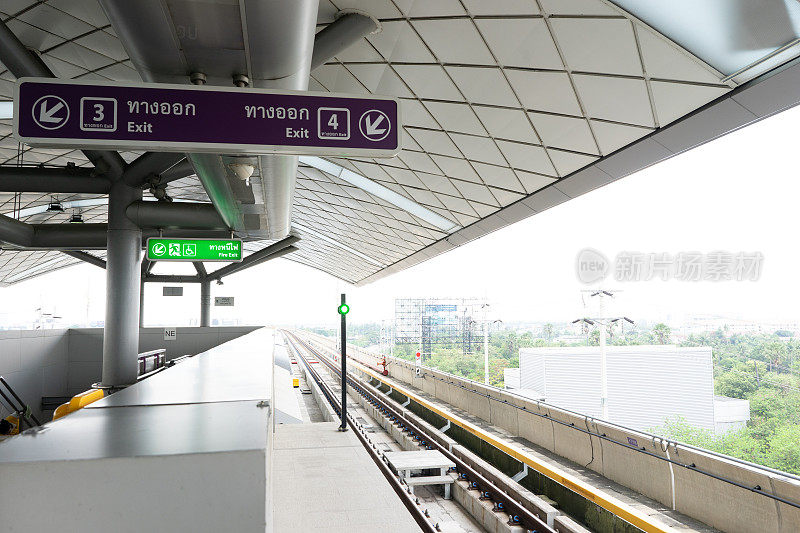2018年11月17日:泰国曼谷——捷运轻轨站