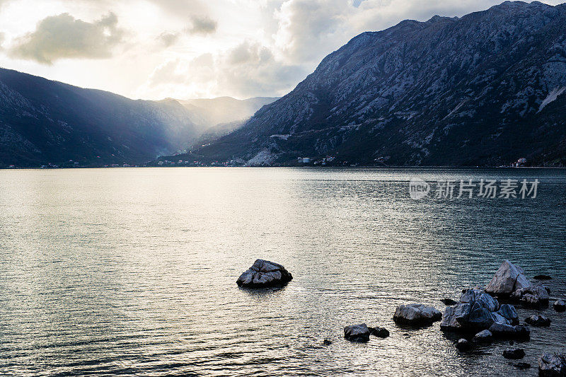 在科托尔湾，黑山