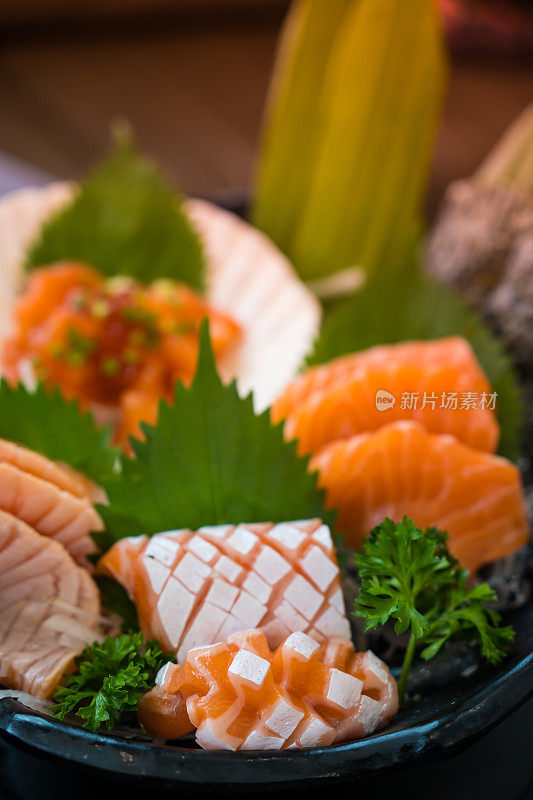 日本有名的菜单是三文鱼刺身