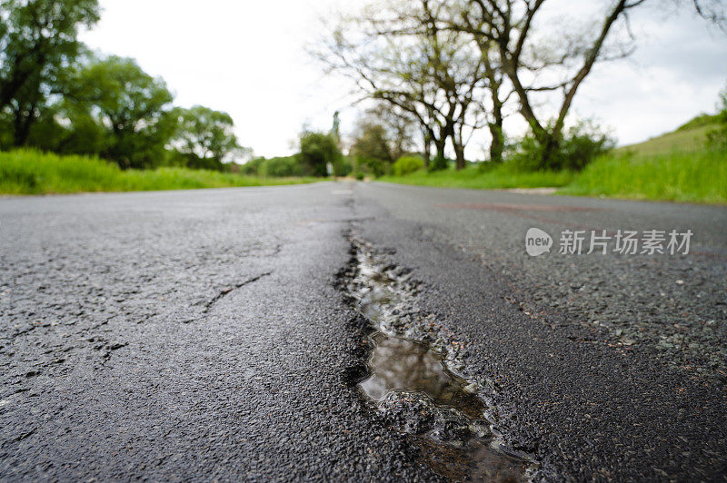 空无一人的道路