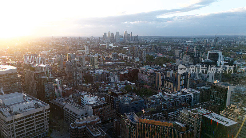 伦敦。黎明东侧鸟瞰图