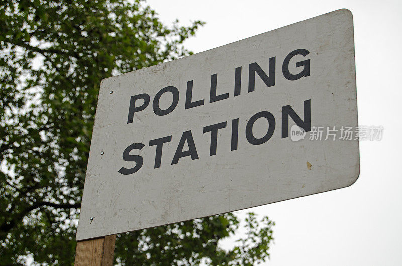 英国大选投票站标志