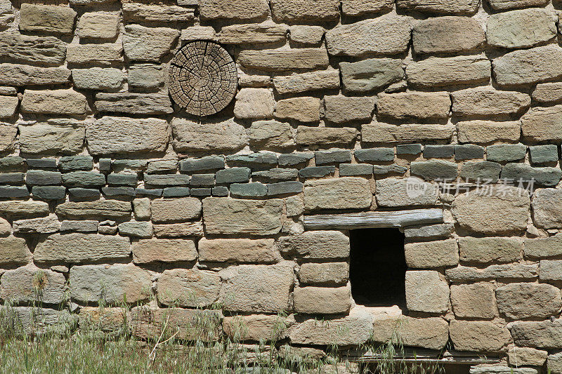 古墙和梁，阿兹特克废墟国家纪念碑