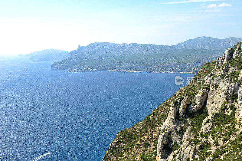 靠近卡西斯的地中海小溪(Calanques)