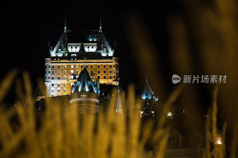 芳堤纳克城堡的夜晚，魁北克市，加拿大