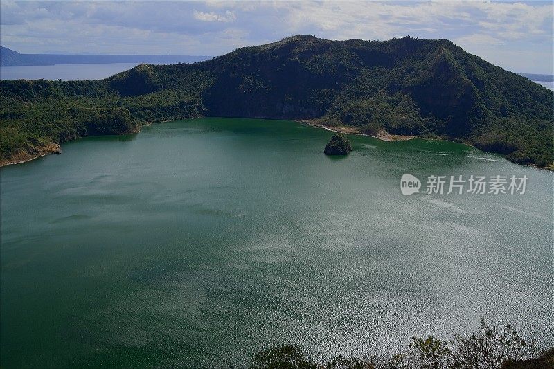 塔尔火山岛，菲律宾