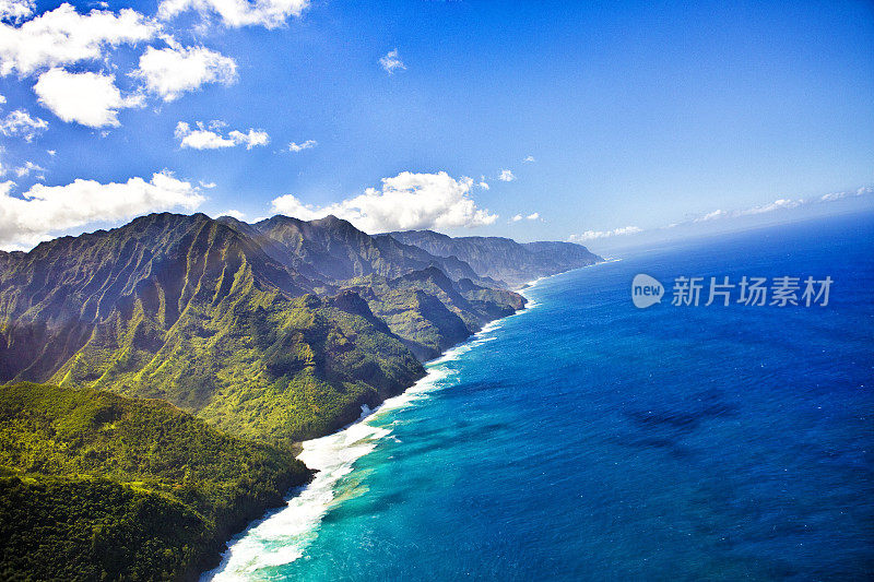 直升机空中风景优美的考艾岛纳帕里海岸