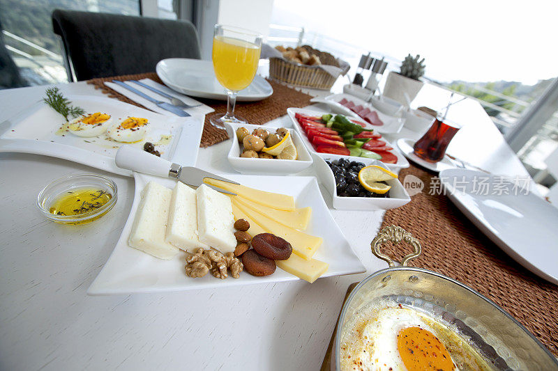 丰富美味的土耳其早餐