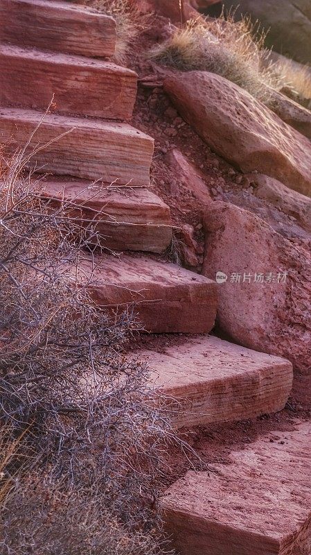 天然红色火山岩楼梯徒步旅行路线，犹他州