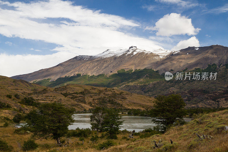 南美智利巴塔哥尼亚的巴塔哥尼亚安第斯山脉徒步旅行