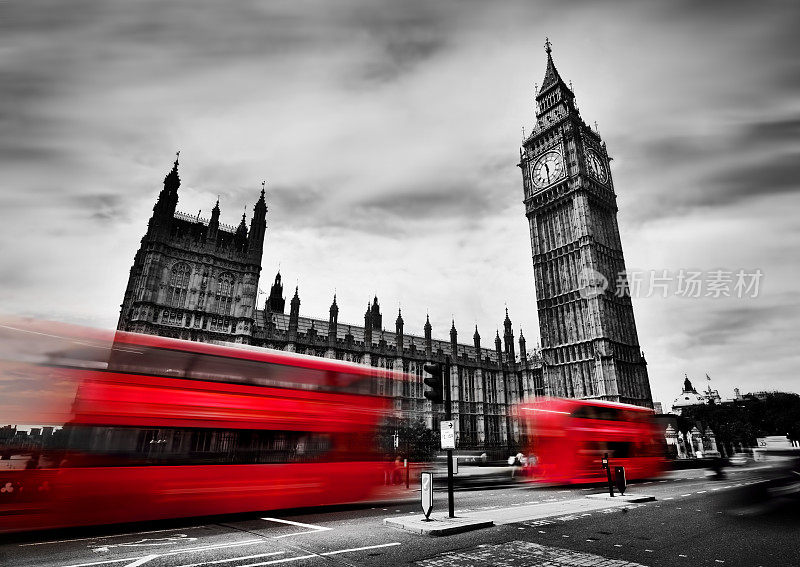 伦敦,英国。红色的公共汽车，大本钟，威斯敏斯特宫。黑色和白色