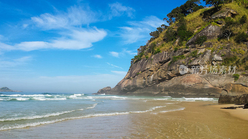 里约热内卢里约热内卢圣康拉多海滩的晴天-巴西
