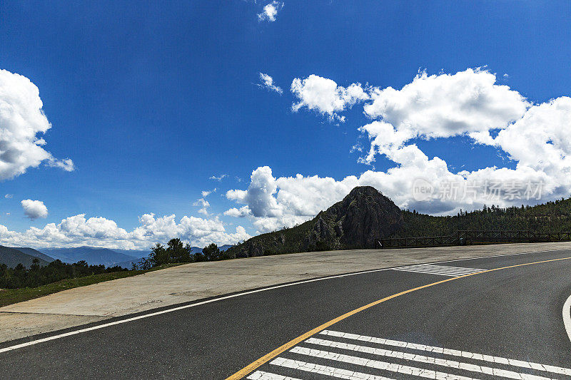 山中空路