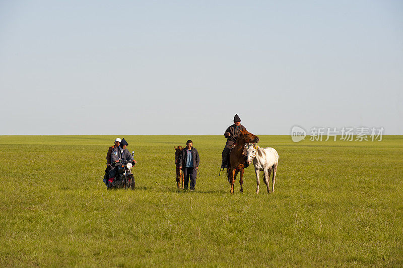 草原上的蒙古人
