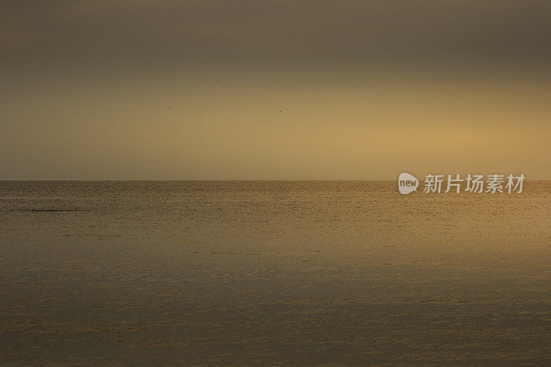 抽象金色日落海景背景-海天自然墙纸