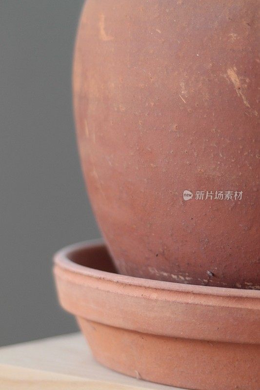 陶土花瓶