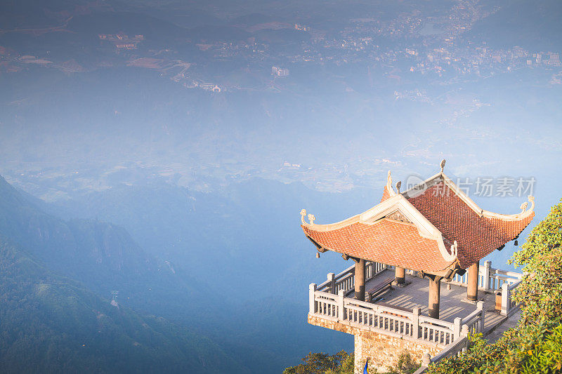 美丽的风景金山宝唐图塔和中国神u来和观音在越南萨帕翻斯盘山