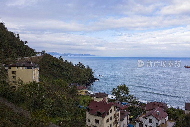 土耳其黑海部分海岸线的鸟瞰图。