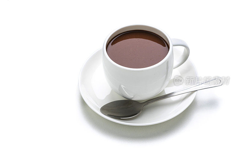 一杯融化的热巧克力孤立在白色