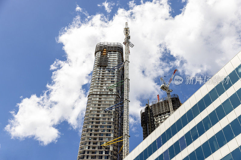 城市摩天大楼的建设，背景与复制空间