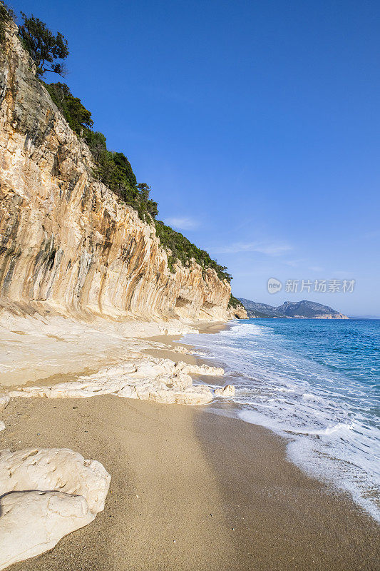 卡拉卢纳，撒丁岛东海岸最具标志性的海滩之一——意大利