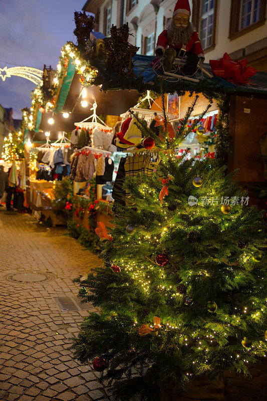 德国海德堡，夜晚的圣诞市场
