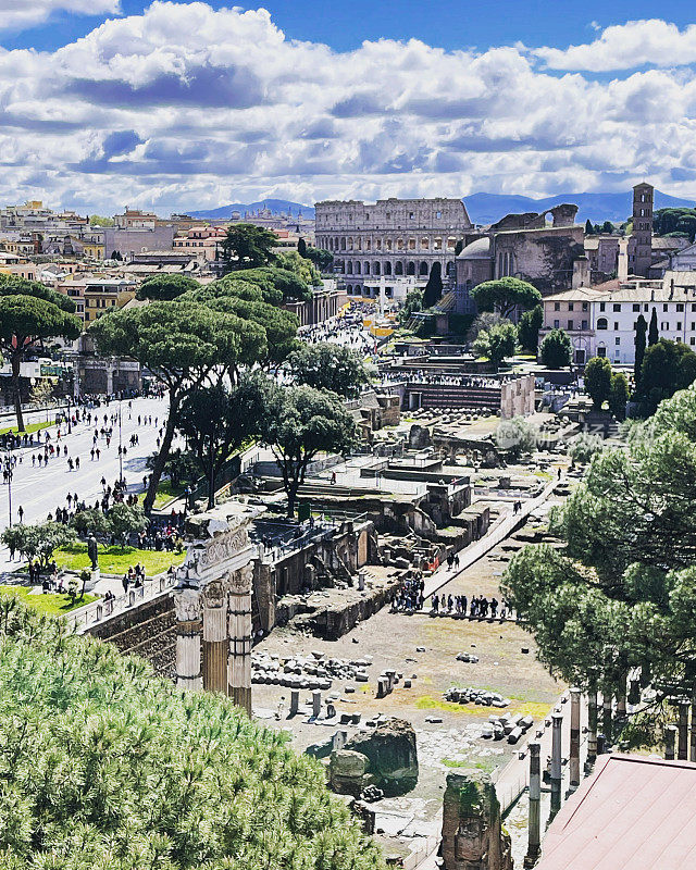 罗马广场和斗兽场的景观