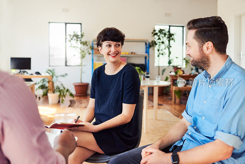 今天办公室里充满了创造力