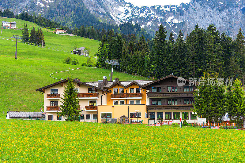 令人惊叹的全景Abtenau，在奥地利山区的小村庄。