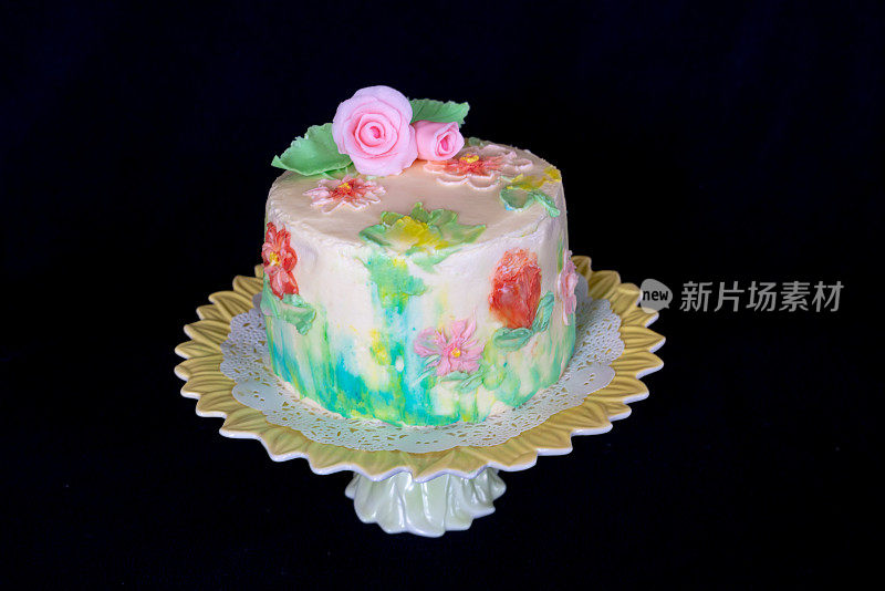 漂亮的家庭蛋糕，粉红色的玫瑰花