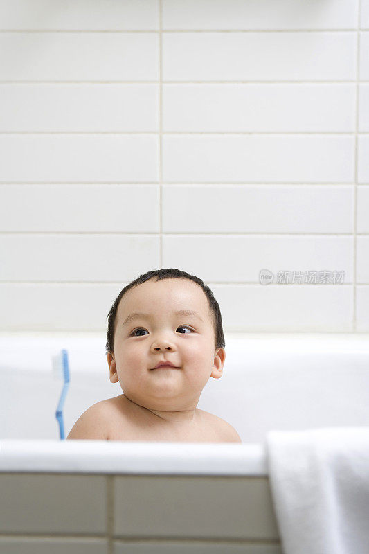 可爱的宝宝洗澡