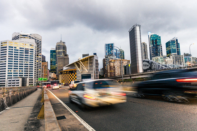 悉尼CBD高架道路上的交通状况