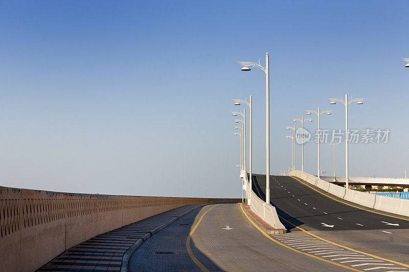 空高架两车道公路