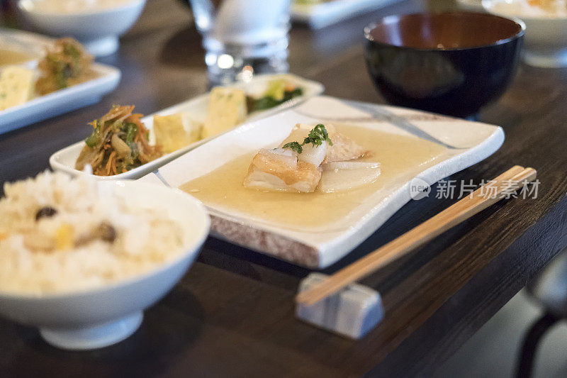 餐桌上的日式健康素食