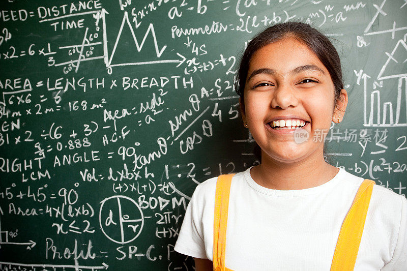 快乐的印度女学生与数学问题