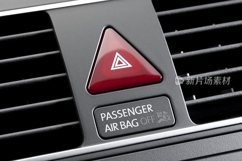 乘客安全气囊按钮和危险警告