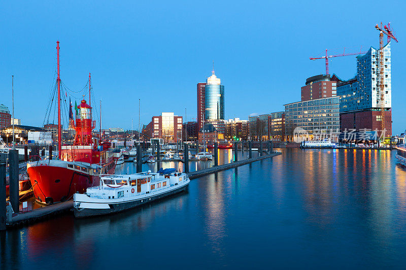 汉堡港的蓝色时光