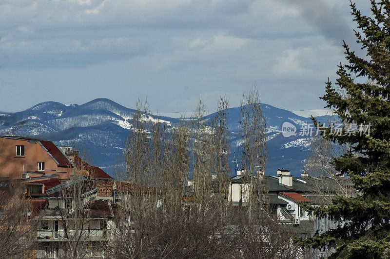 冬季有维托沙山和部分住宅区