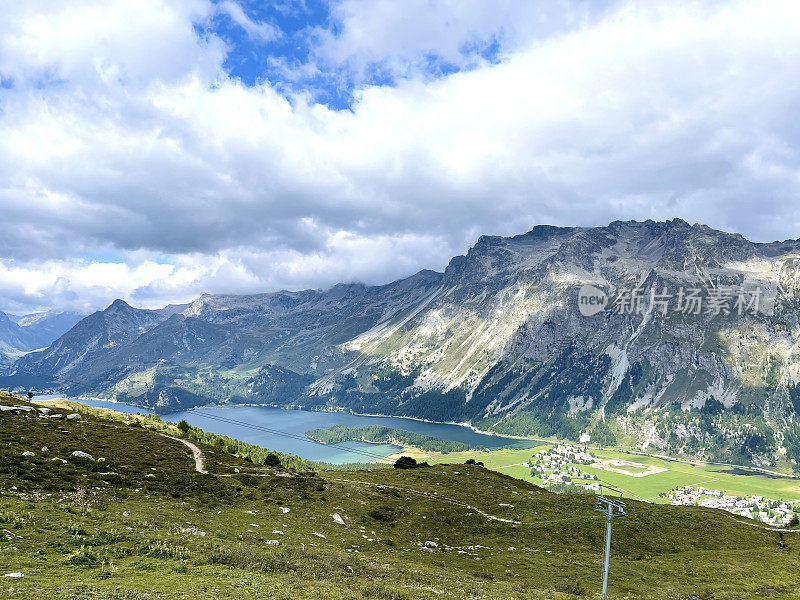 上恩加丁的风景，锡尔斯湖的风景