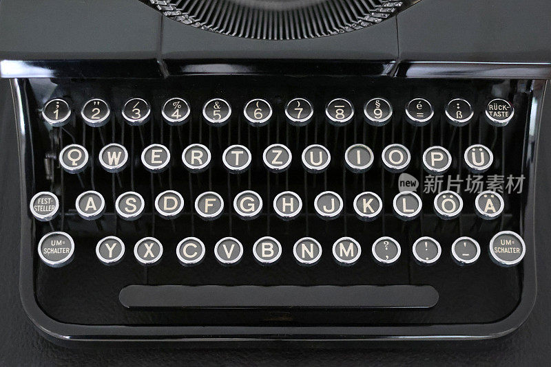 老式优雅打字机的键盘