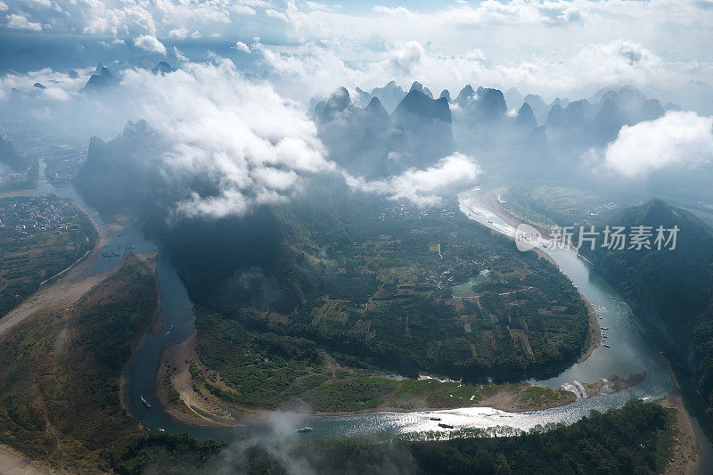 桂林阳朔县雾天大景观鸟瞰图