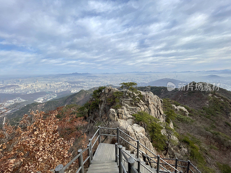 首尔的冬山