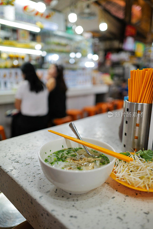 越南鸡粉米粉汤