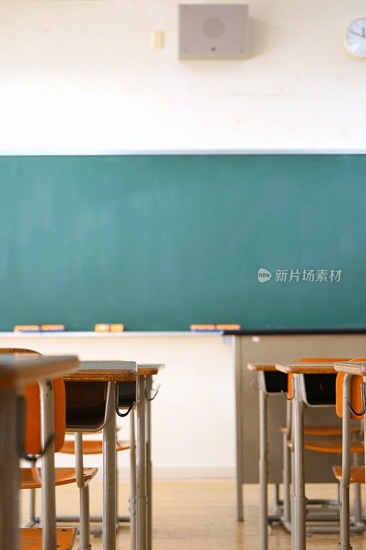 日本高中的学校教室
