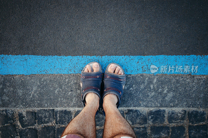 鞋子上道路行驶