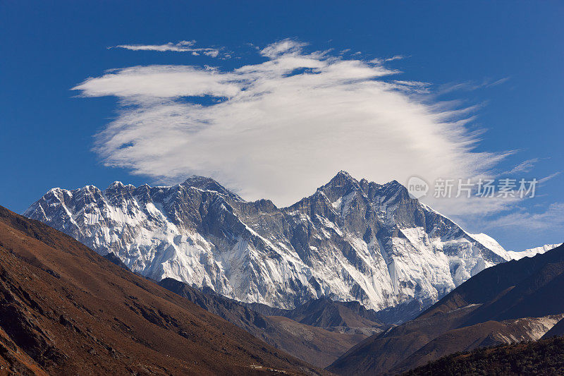 Lhotse。珠峰电路。尼泊尔的动机。