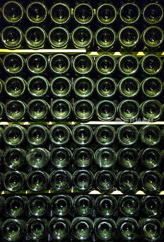 酒瓶酒窖葡萄酒酒精玻璃旧饮料储存酒厂酒瓶