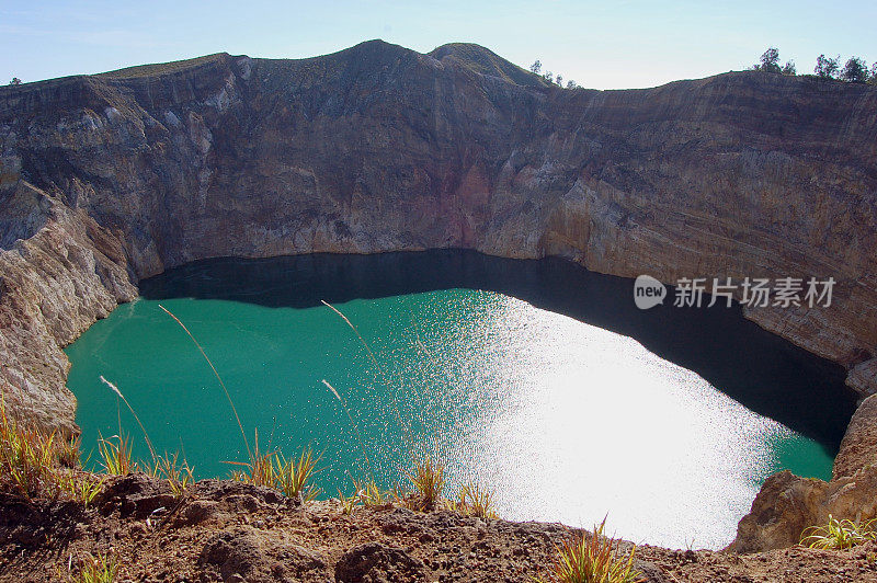 克里穆图火山绿色湖泊，弗洛雷斯-印度尼西亚